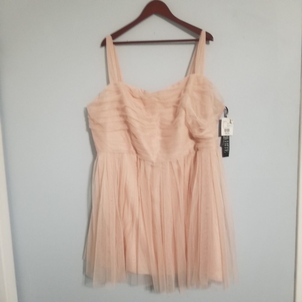 WHITE by Vera Wang Formal dress